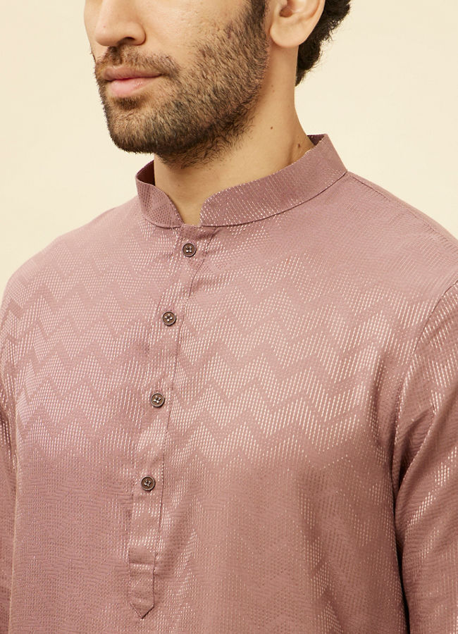 alt message - Manyavar Men Foxy Pink Chevron Patterned Kurta Set image number 1